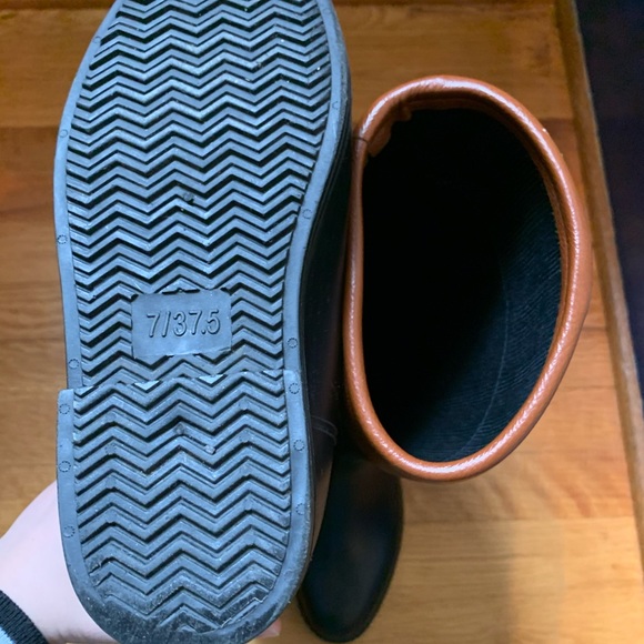 Black and Brown boots - Picture 3 of 3